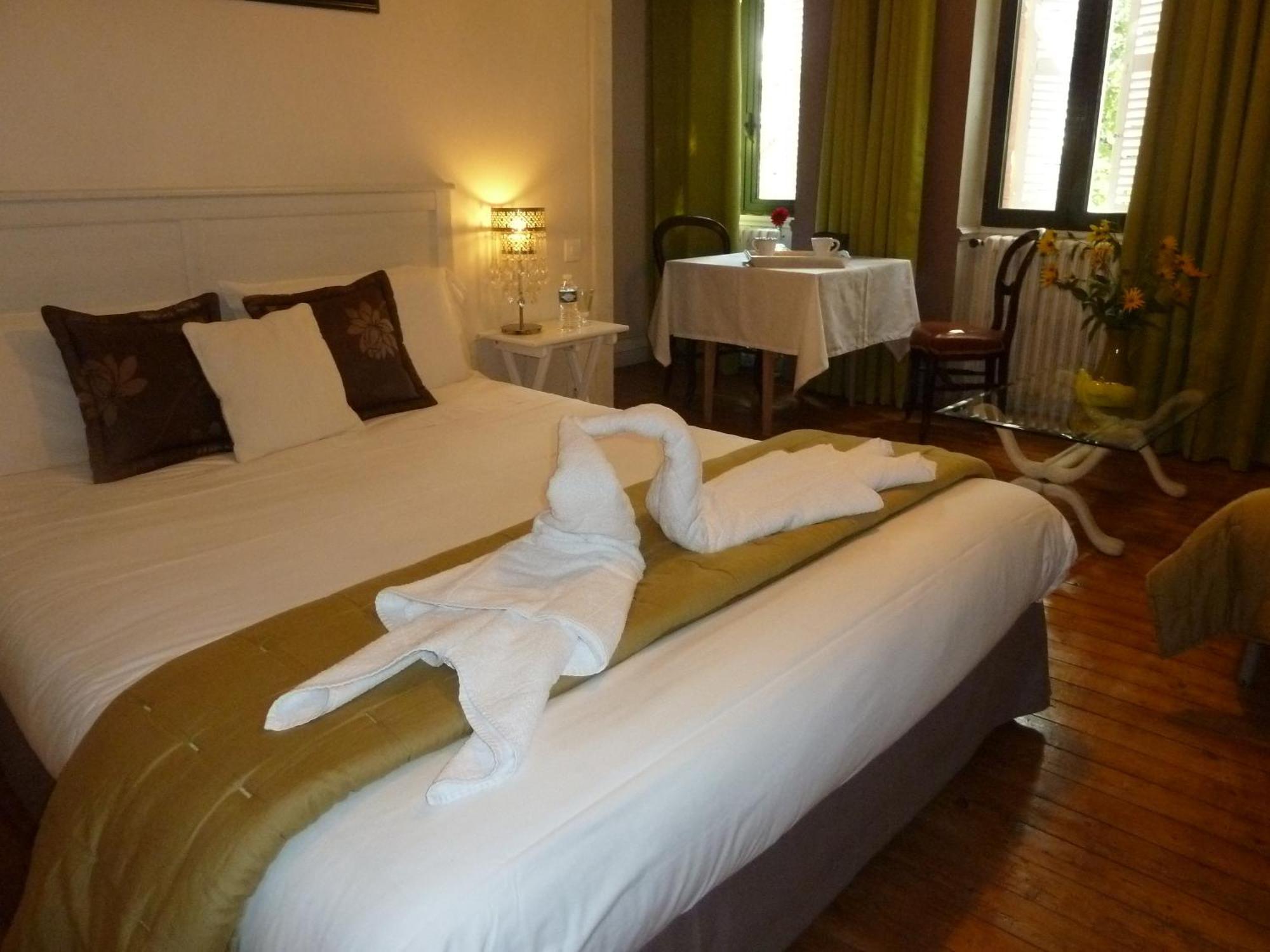 Chambre D'Hotes "Le Village" Villenouvelle Room photo