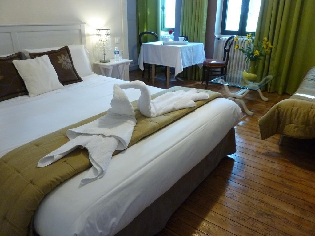Chambre D'Hotes "Le Village" Villenouvelle Exterior photo